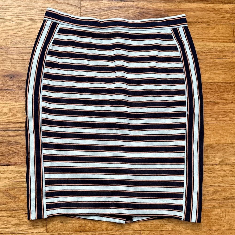 Banana Republic Size 8 Pencil Skirt Navy/White Striped